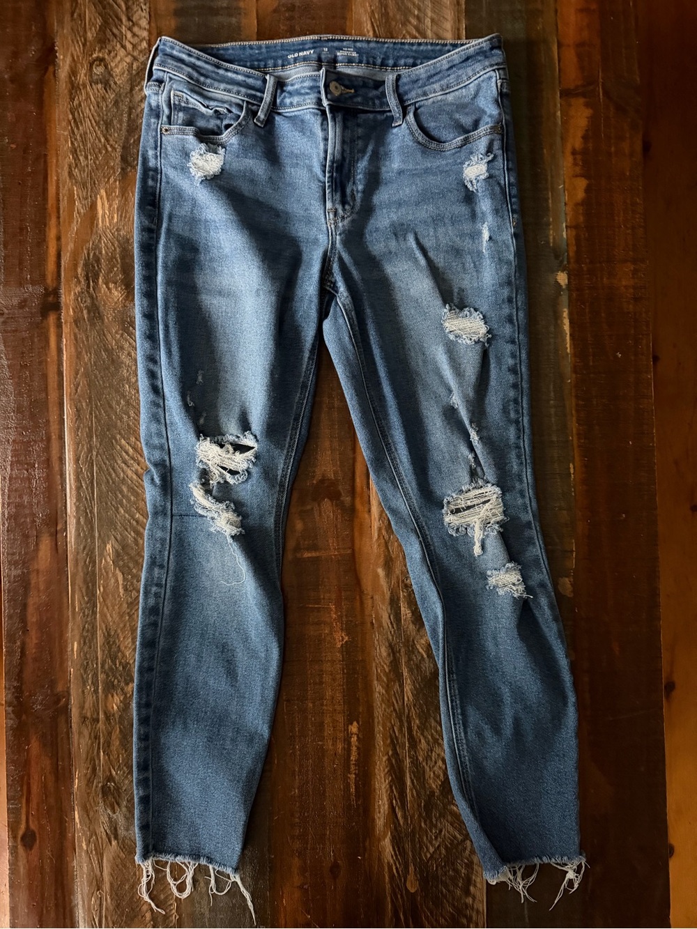 Old Navy Women’s 12 L Mid-Rise Rockstar Super Skinny Distressed Jeans | SKU 0301